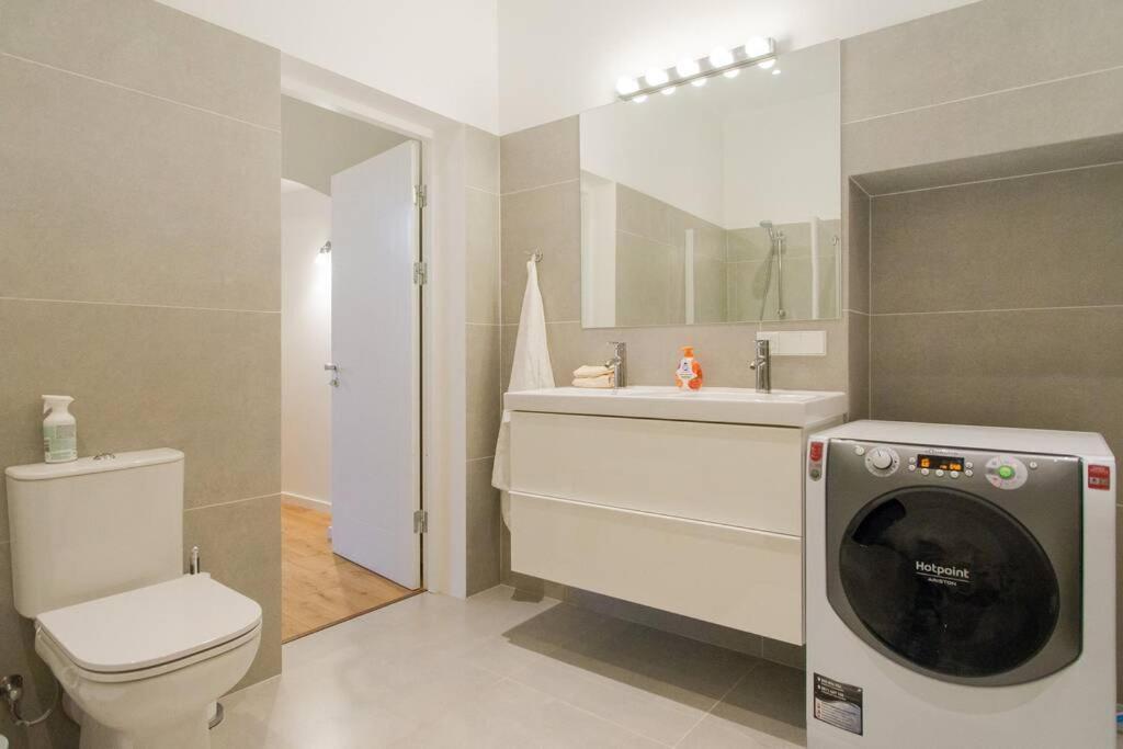 Modern & Spacious 80M2 Apartment In Riga Old Town Eksteriør bilde